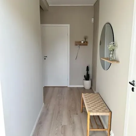 Sjarmerende Og Sentralt Beliggende Med Stor Ballkong Pa Storhaug - Perfekt Sommerleie! 아파트