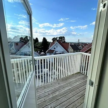 Apartment Sjarmerende Og Sentralt Beliggende Med Stor Ballkong Pa Storhaug - Perfekt Sommerleie!